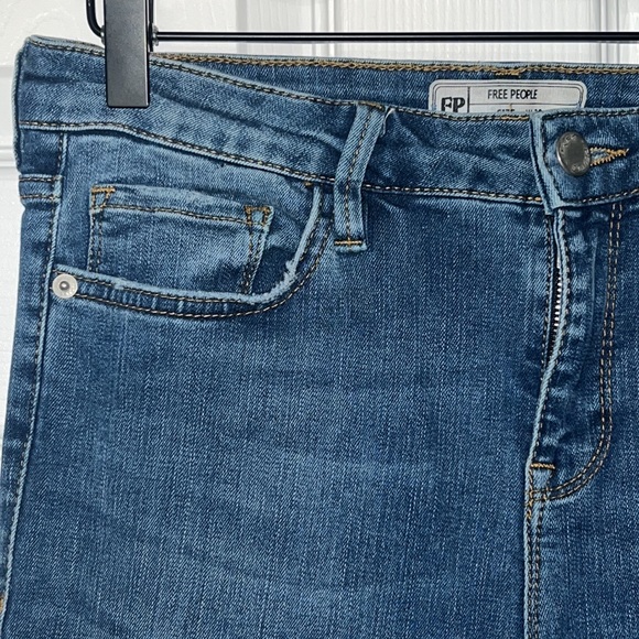 Free People Denim Jeans Women’s Size 28 Bootcut Blue Jeans with Frayed Hems - Picture 1 of 12